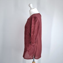 Load image into Gallery viewer, Monsoon Blouse Burgundy Broderie Anglaise Embroidered Top Boho Casual Cotton 14