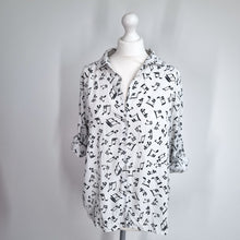 Load image into Gallery viewer, Musical Notes Print Shirt XXL White 100% Cotton Button Up E&D Novelty Blouse