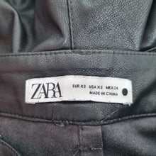 Load image into Gallery viewer, Zara Faux Leather Barrel Trousers Jeans Black XS Buttery High Rise Pockets Work