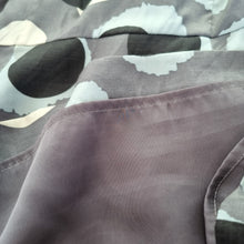 Load image into Gallery viewer, Boden Grey Silk Blend Knee Length Dress UK 8 Polka Dot Cap Sleeve Belted Shift