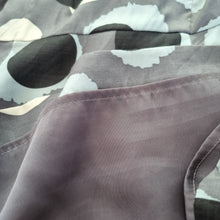 Load image into Gallery viewer, Boden Grey Silk Blend Knee Length Dress UK 8 Polka Dot Cap Sleeve Belted Shift