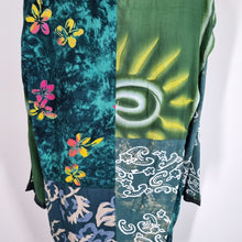 Load image into Gallery viewer, Batik Tunic Blouse Top One Size Green Tie-Dye Indonesia Pockets Long Sleeve Boho