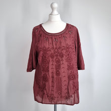 Load image into Gallery viewer, Monsoon Blouse Burgundy Broderie Anglaise Embroidered Top Boho Casual Cotton 14