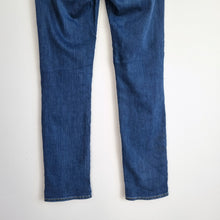 Load image into Gallery viewer, Levi's Jeans Straight Demi Curve Mid Rise Dark Blue Indigo Stretch 8 W29 L32