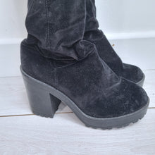Load image into Gallery viewer, H&M Thigh High Boot UK 8 EU41 Black Faux Suede Chunky Heel Slouchy Over Knee