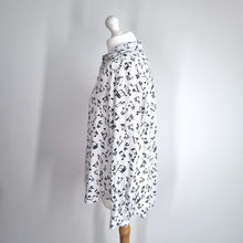 Load image into Gallery viewer, Musical Notes Print Shirt XXL White 100% Cotton Button Up E&D Novelty Blouse