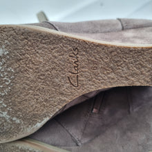 Load image into Gallery viewer, Clarks Brown Suede Boots UK 6.5 Wedge Ankle Faux Fur Lined Lace Up Taupe Winter