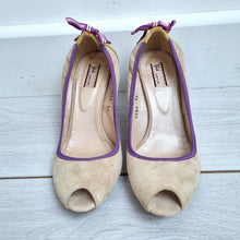 Load image into Gallery viewer, Vic Suede Peep Toe Court Shoes EU 36 UK 3 Made in Italy Beige Purple Bow Heels