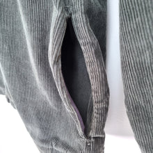 Load image into Gallery viewer, Howies Corduroy Mens Shirt XL Overshirt Jacket Green Pockets Shacket 100% Cotton