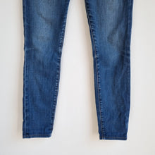 Load image into Gallery viewer, J Brand Jeans Skinny Maria Hampton Mid Rise Mid Blue Stretch Fading Denim W26