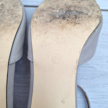 Load image into Gallery viewer, Lindy Bop Shoes T-Bar Heels UK 6 EU 39 Beige Classic Court Retro Party 50s Strap