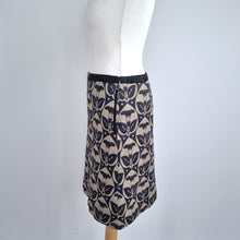 Load image into Gallery viewer, Hoss Intropia Skirt Gold Jacquard A Line Pockets Work Party Above Knee Cotton 10