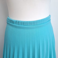 Load image into Gallery viewer, Vintage Butte Knit Skirt Pleated Turquoise Blue Knee Length A Line 70s Fits 8