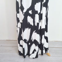 Load image into Gallery viewer, Phase Eight Maxi Dress 12 Jersey Black White Print Viscose Stretch Casual Party