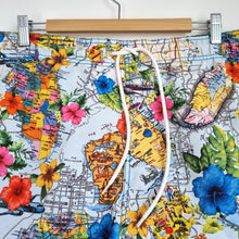 Load image into Gallery viewer, Franklin & Marshall Swimming Shorts Men Small Hawaiian Floral USA Map Lined