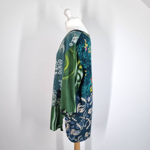 Load image into Gallery viewer, Batik Tunic Blouse Top One Size Green Tie-Dye Indonesia Pockets Long Sleeve Boho