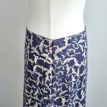 Load image into Gallery viewer, White Stuff Reversible Skirt A Line Floral Birds Red Blue 100% Cotton Knee 14