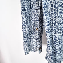 Load image into Gallery viewer, Mantaray Mens Shirt Floral Print XXL Navy Blue White Casual Hawaiian Long Sleeve