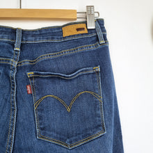 Load image into Gallery viewer, Levi's Jeans Straight Demi Curve Mid Rise Dark Blue Indigo Stretch 8 W29 L32