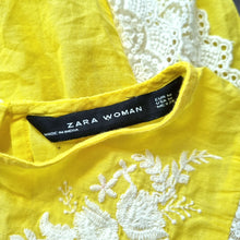 Load image into Gallery viewer, Zara Woman Embroidered Top Yellow Blouse Lace Floral Sleeveless Summer Medium