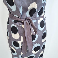 Load image into Gallery viewer, Boden Grey Silk Blend Knee Length Dress UK 8 Polka Dot Cap Sleeve Belted Shift
