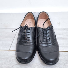 Load image into Gallery viewer, Caravelle Brogues Wide Fit UK 6 Black Leather Lace-Up Shoes EU 39 Comfort Heel
