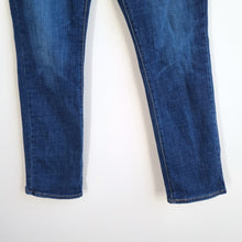 Load image into Gallery viewer, Levi&#39;s Shaping Straight Jeans W 31 Ladies 314 Dark Blue Mid Rise Stretch Denim
