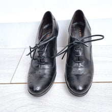 Load image into Gallery viewer, Black Leather Oxford Shoes Lace Up Heeled Brogues Size EU 36 UK 3 Be Original
