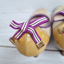 Load image into Gallery viewer, Vic Suede Peep Toe Court Shoes EU 36 UK 3 Made in Italy Beige Purple Bow Heels
