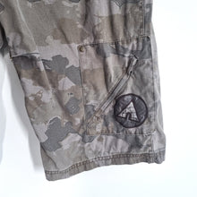 Load image into Gallery viewer, Airwalk Shorts Camouflage Print Cargo Men&#39;s Khaki Green 100% Cotton Bermuda XXL
