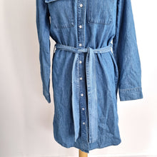 Load image into Gallery viewer, PIECES Denim Shirt Dress Belted Large Button Front Long Sleeve Blue Chambray
