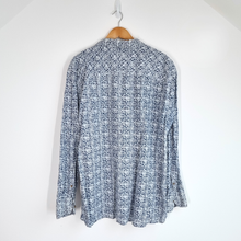 Load image into Gallery viewer, Mantaray Mens Shirt Floral Print XXL Navy Blue White Casual Hawaiian Long Sleeve
