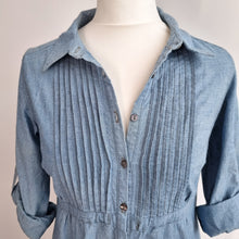 Load image into Gallery viewer, Mudd &amp; Water Denim Shirt UK 12 Blue Chambray Pintuck Button Front Long Sleeves
