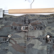 Load image into Gallery viewer, Airwalk Shorts Camouflage Print Cargo Men&#39;s Khaki Green 100% Cotton Bermuda XL
