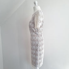 Load image into Gallery viewer, Reiss Dress Lace Shift Off White Nude Lining Swift Scalloped Cocktail Floral 8
