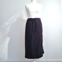 Load image into Gallery viewer, JD Williams Midi Skirt Plus Size UK 30 Linen Blend Elastic Waist Black Pockets

