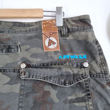 Load image into Gallery viewer, Airwalk Shorts Camouflage Print Cargo Men&#39;s Khaki Green 100% Cotton Bermuda XL
