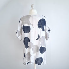 Load image into Gallery viewer, Made in Italy Blouse Linen Blend Polka Dots Lagenlook White Navy Top One Size
