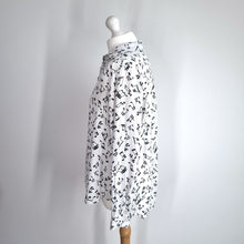 Load image into Gallery viewer, Musical Notes Print Shirt XXL White 100% Cotton Button Up E&amp;D Novelty Blouse
