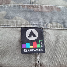 Load image into Gallery viewer, Airwalk Shorts Camouflage Print Cargo Men&#39;s Khaki Green 100% Cotton Bermuda XL
