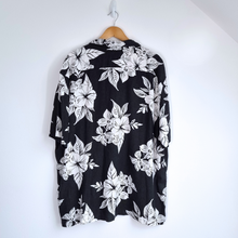 Load image into Gallery viewer, M&amp;S Hawaiian Shirt Men&#39;s Linen Cotton Black Aloha Regular Fit Short Sleeve 3XL

