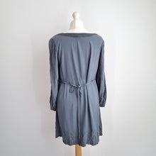 Load image into Gallery viewer, Vintage Ghost Tunic Dress Mini Grey Sequin Long Sleeves Tie Top Boho 12 14 16
