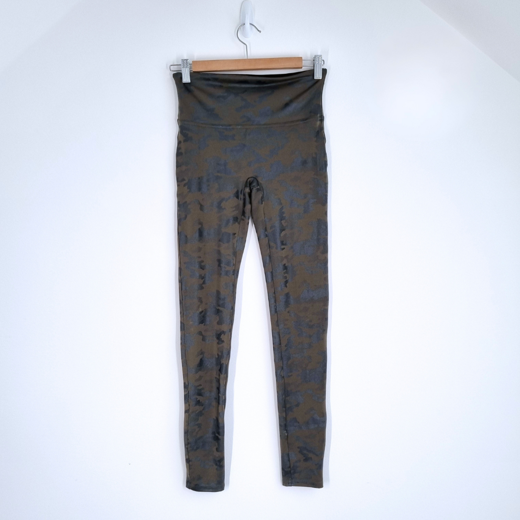 Spanx Leggings Camo Print Khaki Green High Waist Full Length Stretch Medium