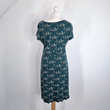 Load image into Gallery viewer, Seasalt Cornwall Carnmoggas Dress Sail Boats Print Jersey Green Smock Casual 14
