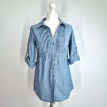 Load image into Gallery viewer, Mudd &amp; Water Denim Shirt UK 12 Blue Chambray Pintuck Button Front Long Sleeves

