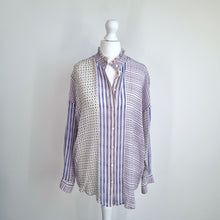 Load image into Gallery viewer, Hoss Intropia Blouse 100% Silk Frilly Mock Neck Ditsy Floral Lilac Chiffon UK 8
