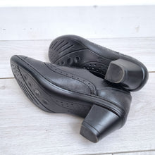Load image into Gallery viewer, Caravelle Brogues Wide Fit UK 6 Black Leather Lace-Up Shoes EU 39 Comfort Heel

