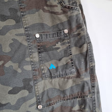 Load image into Gallery viewer, Airwalk Shorts Camouflage Print Cargo Men&#39;s Khaki Green 100% Cotton Bermuda XL
