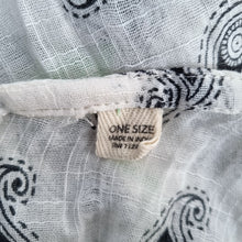 Load image into Gallery viewer, Indian Kaftan Beach Coverup Paisley Print 100% Cotton One Size White Short Boho
