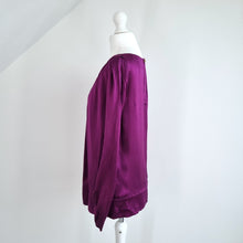 Load image into Gallery viewer, DVF 100% Silk Blouse Purple Diane Von Furstenberg Top Long Sleeves Elliman 6 8
